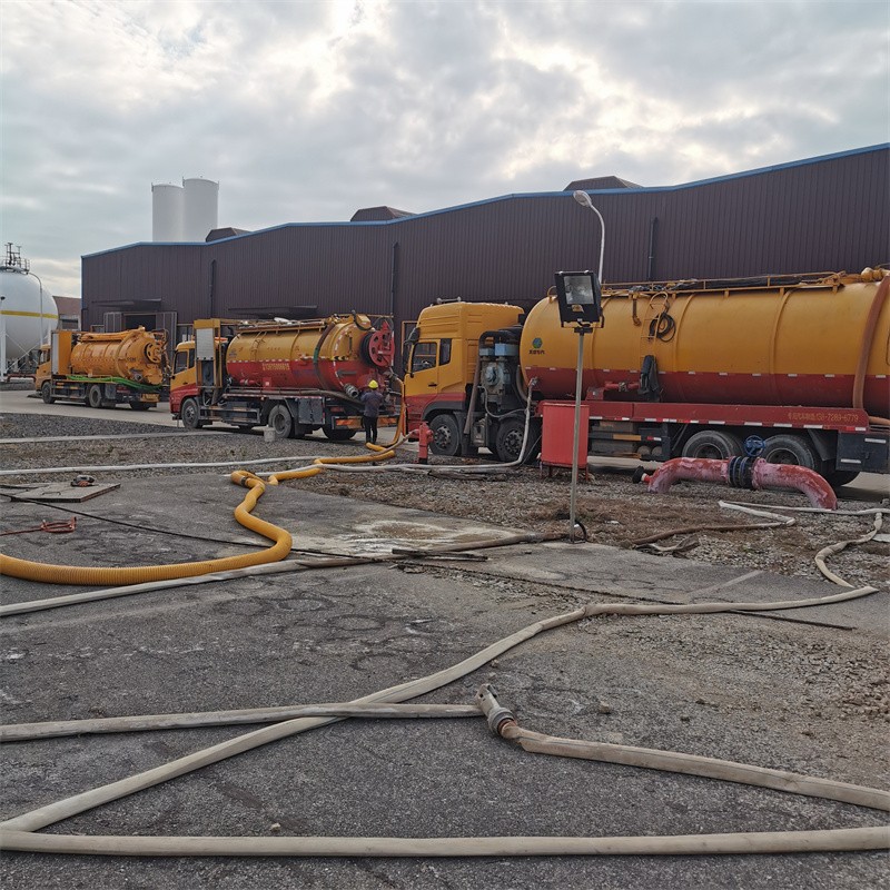 老城污水池清理